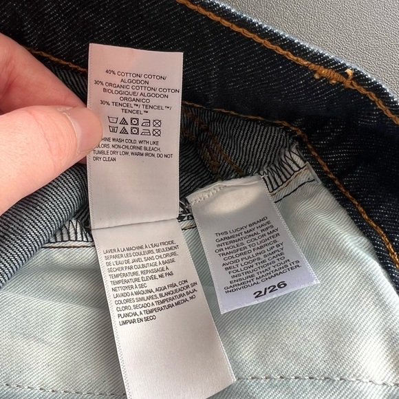 Lucky Brand Women’s Dark Wash High Rise Crop Wide Leg Jeans Size 26 - Picture 8 of 8